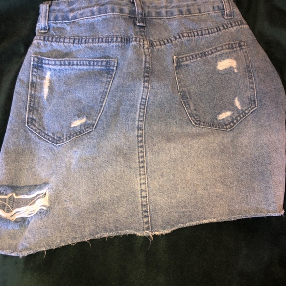 Pearl jeans skirt - Picture 3 of 3